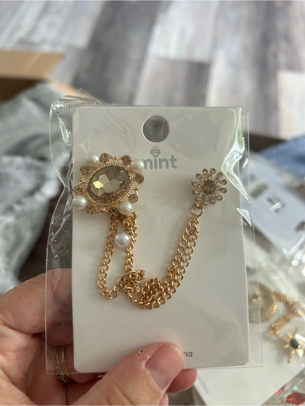 4/$50 mint Gold and Pearl Chain Brooch Pin